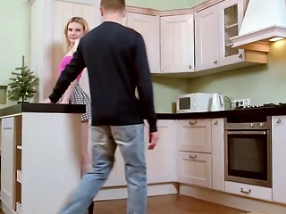 Teen instantly starts sucking and bonking on the kitchen floor